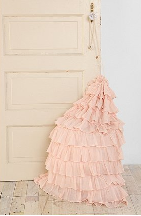 ruffle laundry bag